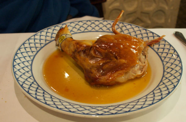 Conchinillo, comida típica de Segovia, Espanha