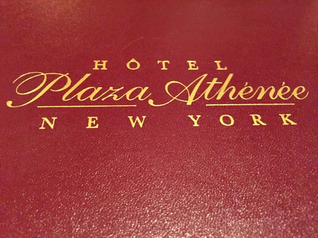 Jantar no Hotel Plaza Athenée NY