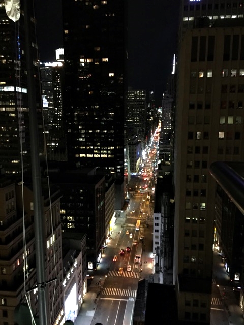 Vista do rooftop do Peninsula - Hotel de luxo em Midtown