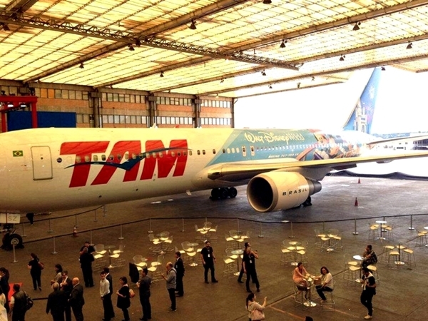 Disney e TAM lançam avião temático em Brasília 6