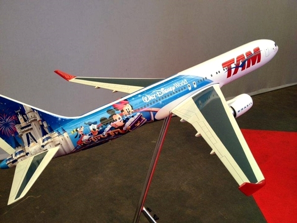 Disney e TAM lançam avião temático em Brasília 8