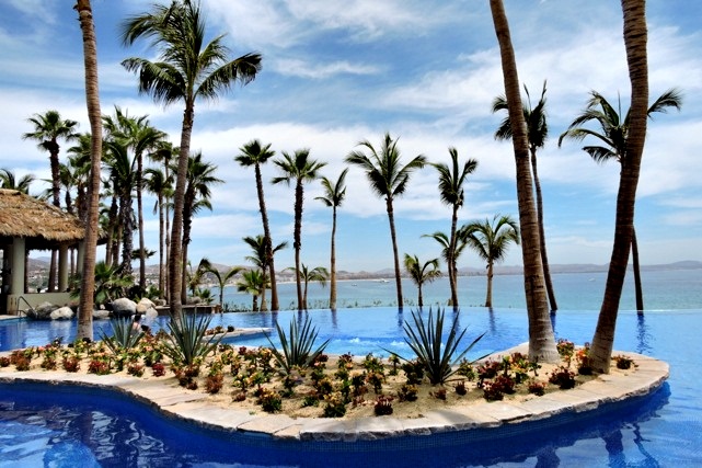 hotéis na praia para você sonhar com o próximo verão