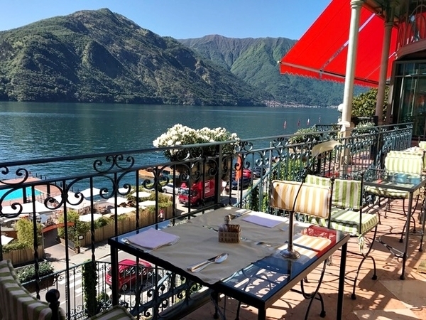 restaurante com vista na Itália
