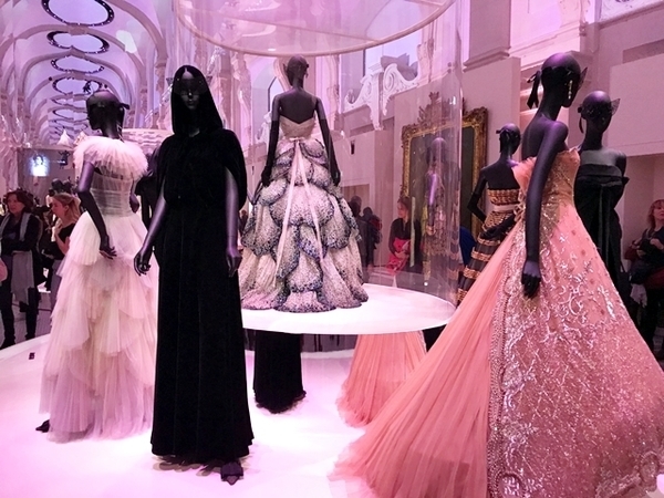 exposição da Dior em Paris