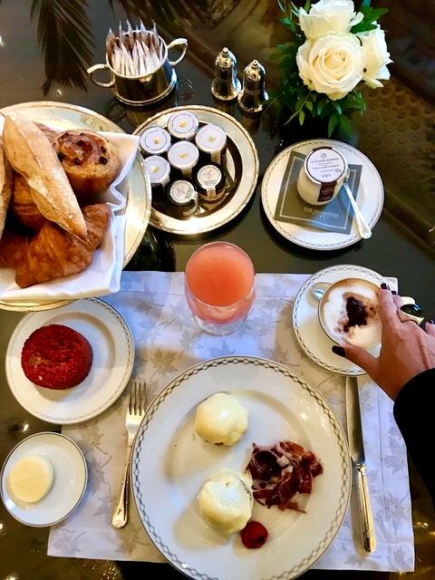 Café da manhã no Peninsula Paris