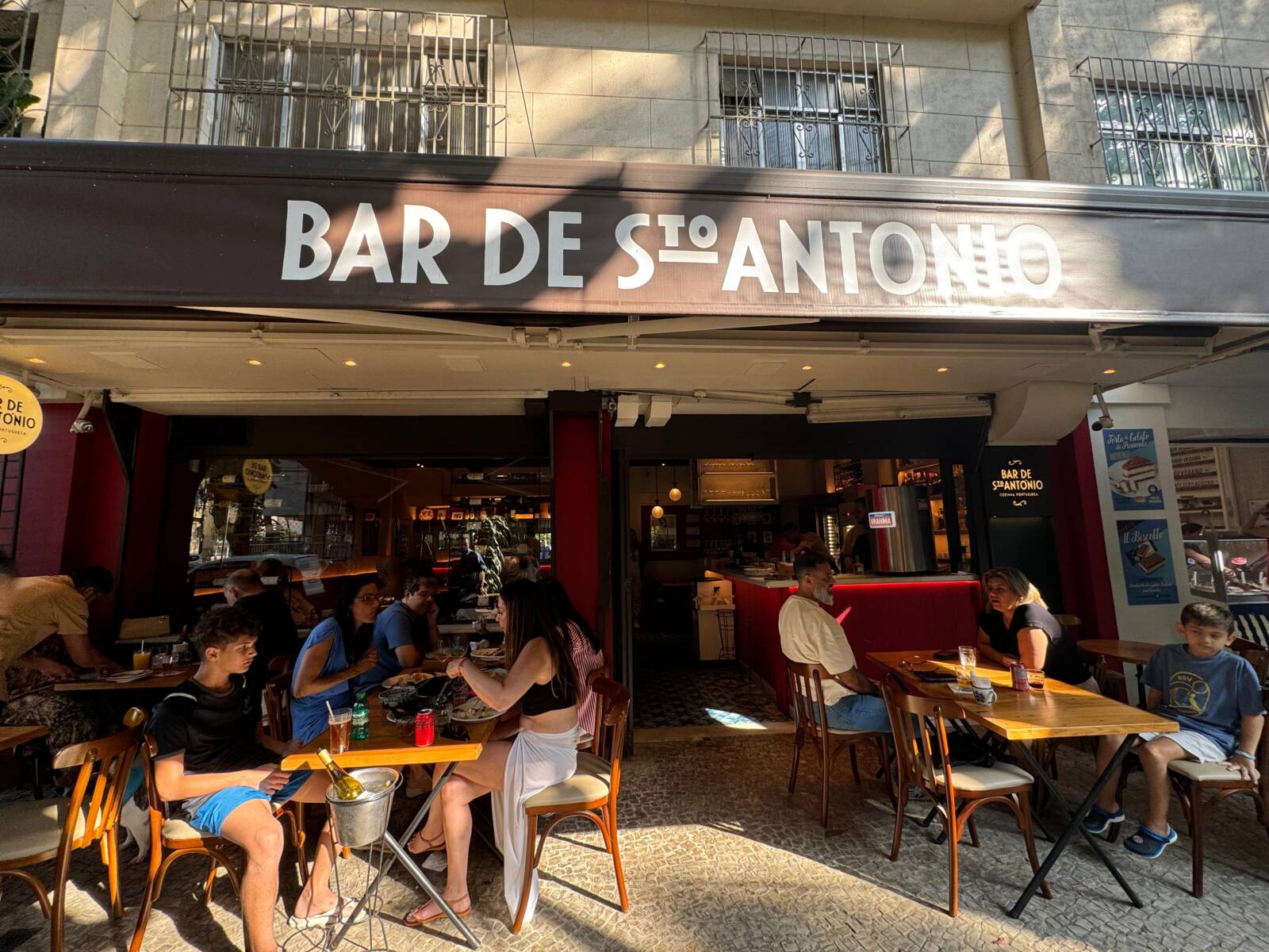 6 bares na Dias Ferreira e arredores