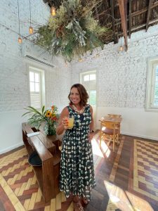 Renata Araújo no Escama