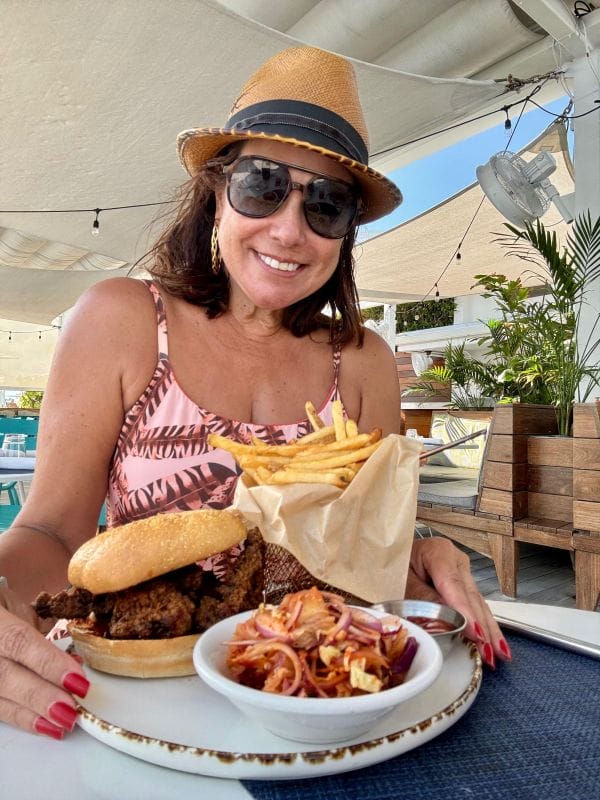 Renata Araújo no Lido Bayside