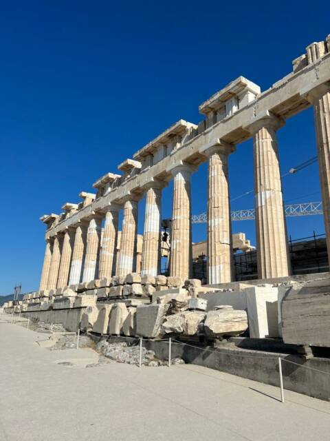 Acrópoles: principal ponto turístico de Atenas
