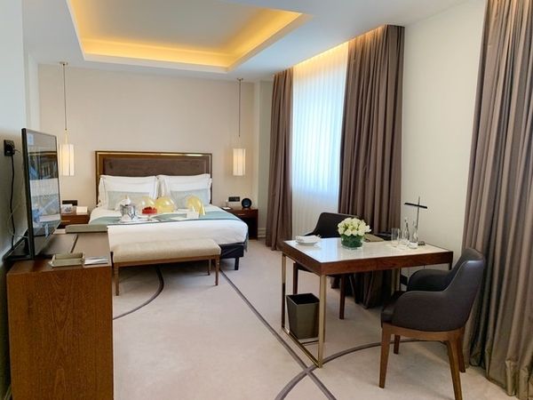 Quarto espaçoso e bonito no Tivoli em Lisboa