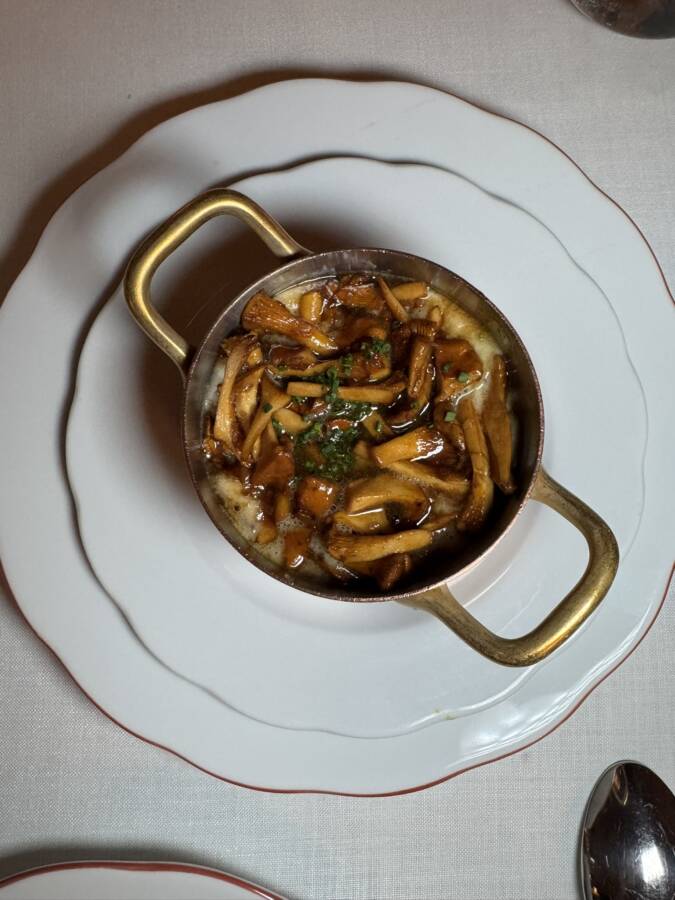 Prato principal em restaurante em Madri