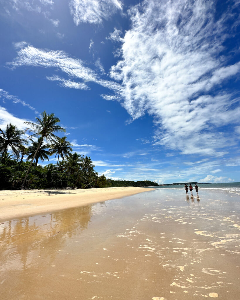 Faixa de areia das praias da Bahia