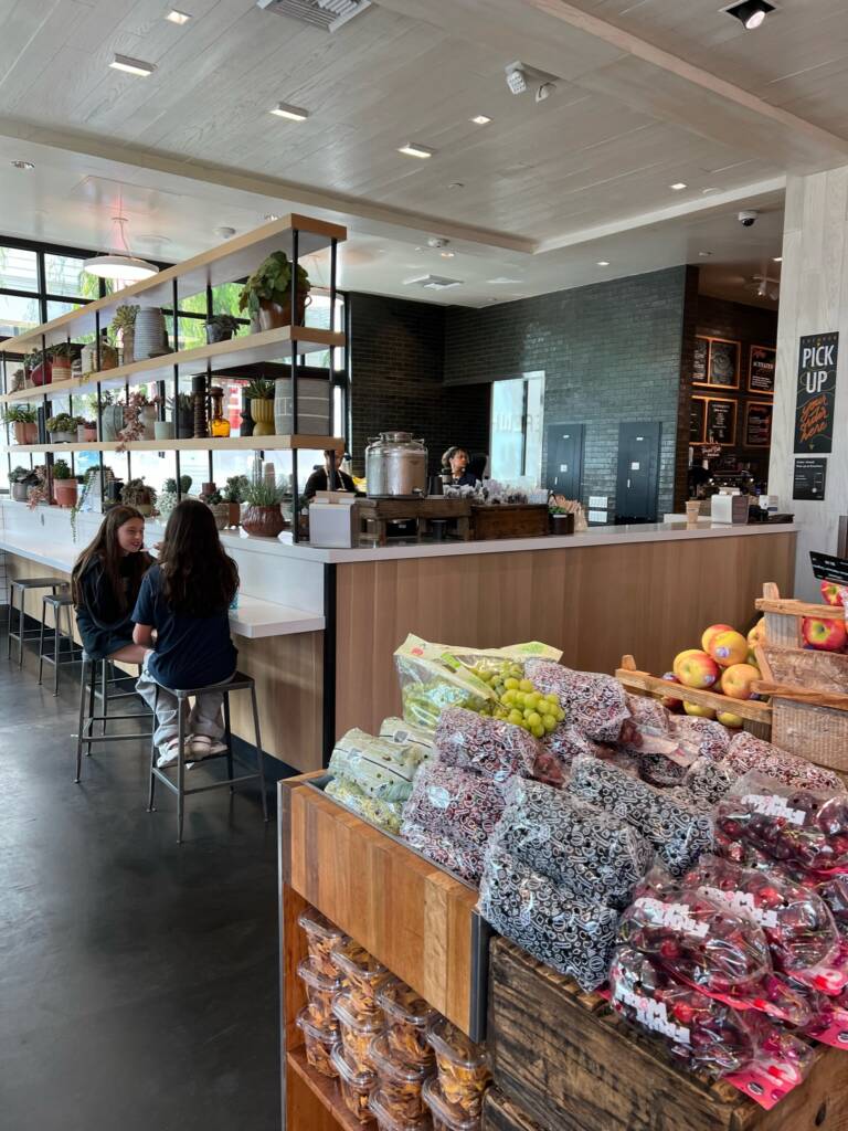 opções de cafés e bares no Bairro exclusivo em Los Angeles