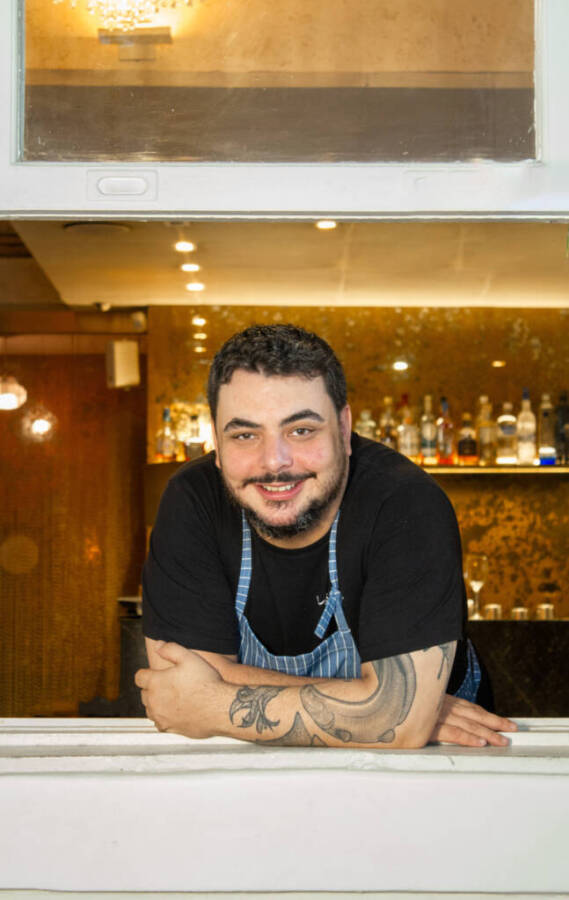 Chef no restaurante Noa