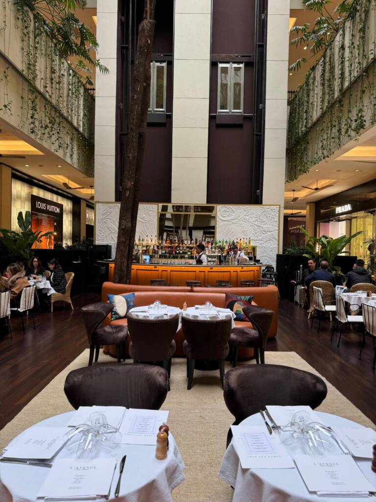 Badalado restaurante francês L’Avenue em São Paulo