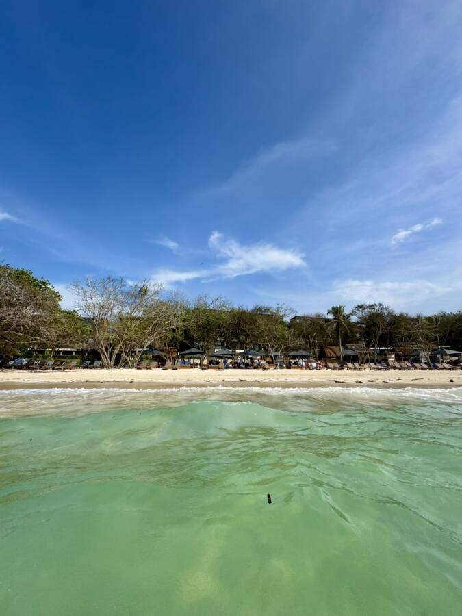 hotel em frente a praia de baru