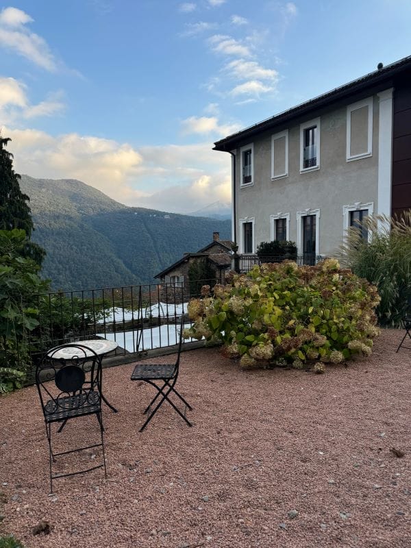 Vista do melhor hotel vinícola da Suíça