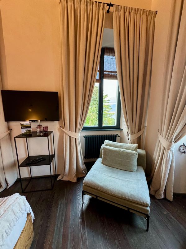 Quarto do melhor hotel vinícola da Suíça