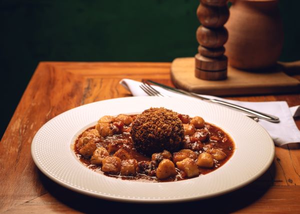 Coda Alla Vaccinara e Gnocci Al Sugo no novo menu do Nino Cucina