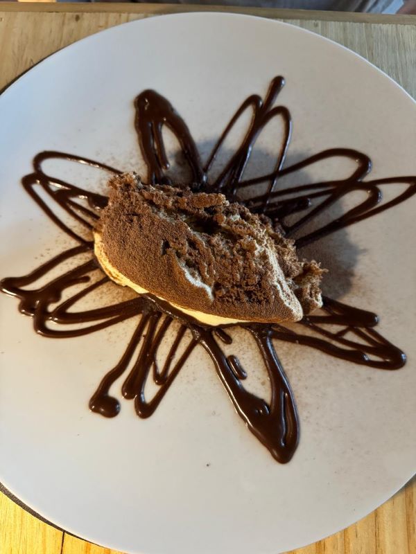 Sobremesa do novo italiano Grotta Cucina