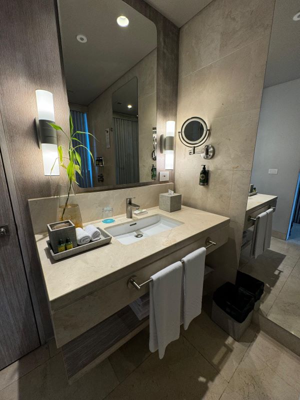 Banheiro do quarto do Hotel Sofitel 