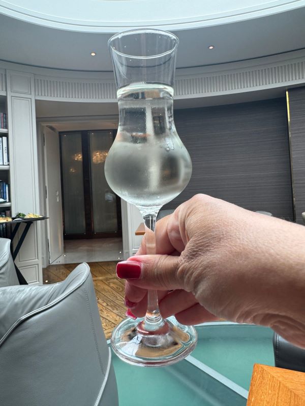 Sakê do restaurante de um dos melhores hotéis de luxo em Genebra