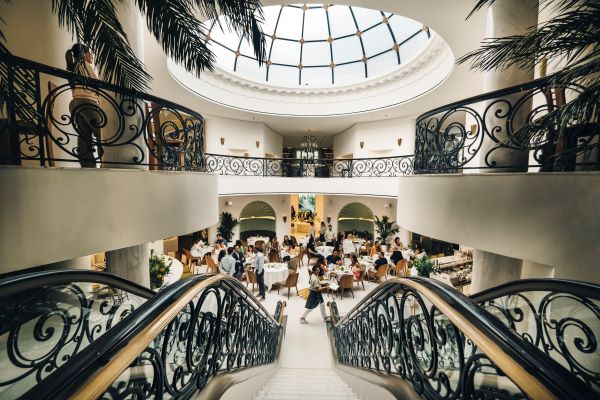 Leila: novo e disputado restaurante dentro da loja de Tania Bulhões, em São Paulo