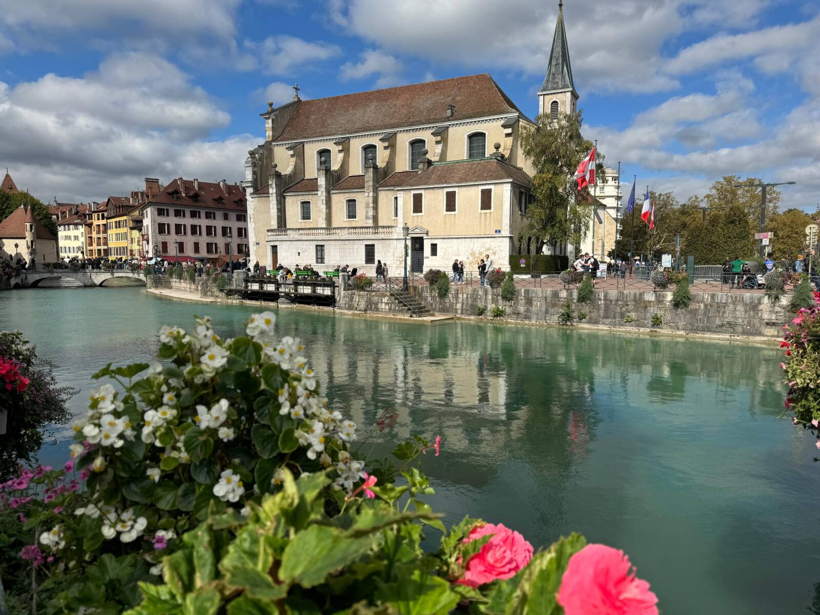 Annecy, encantadora cidade perto de Genebra, na Suíça