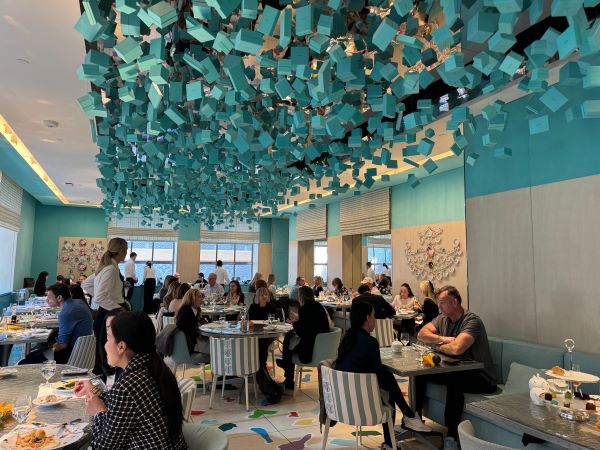 Experiência Bonequinha de Luxo: Café da manhã na Tiffany’s da Quinta Avenida – Blue Box Cafe