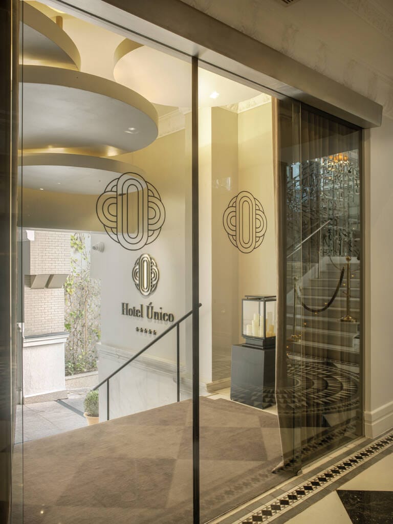 Entrada do hotel Único Madrid