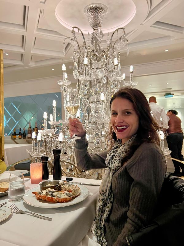 Duda Vétere no Le Bistrô, restaurante francês do cruzeiro