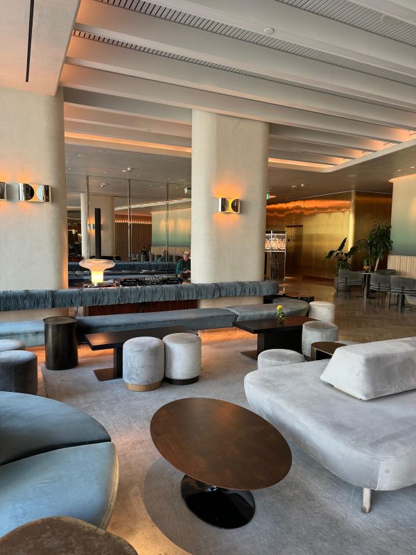Ambiente interno do Four Seasons Montreal