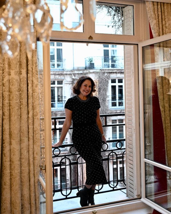 Varanda do quarto no Hotel Plaza Athenée em Paris