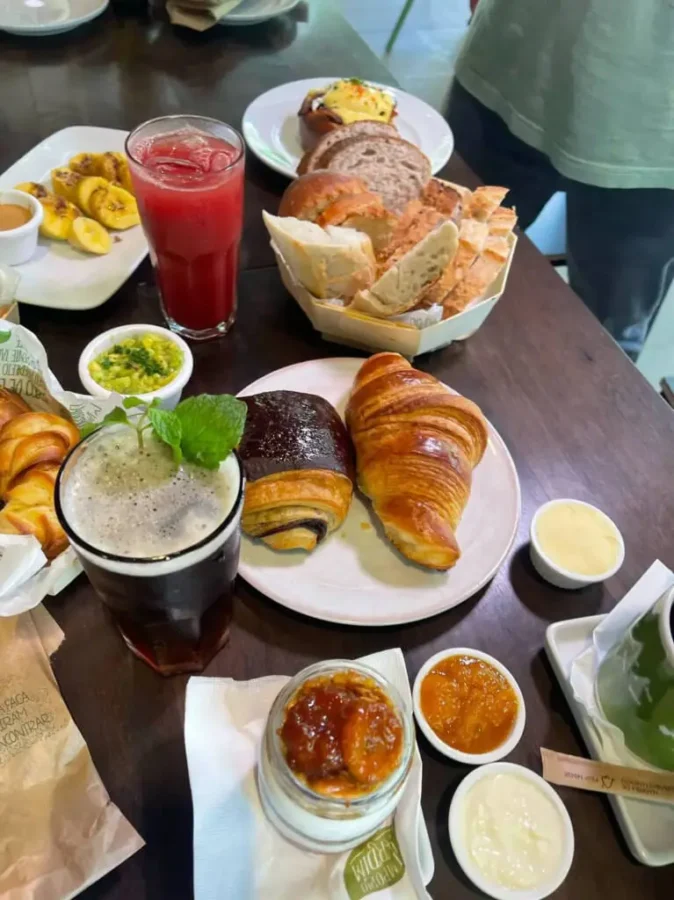 Café da manhã no empório jardim