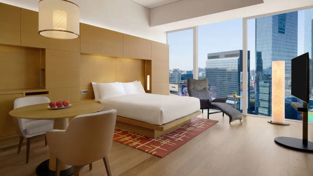 King Bed City View Deluxe