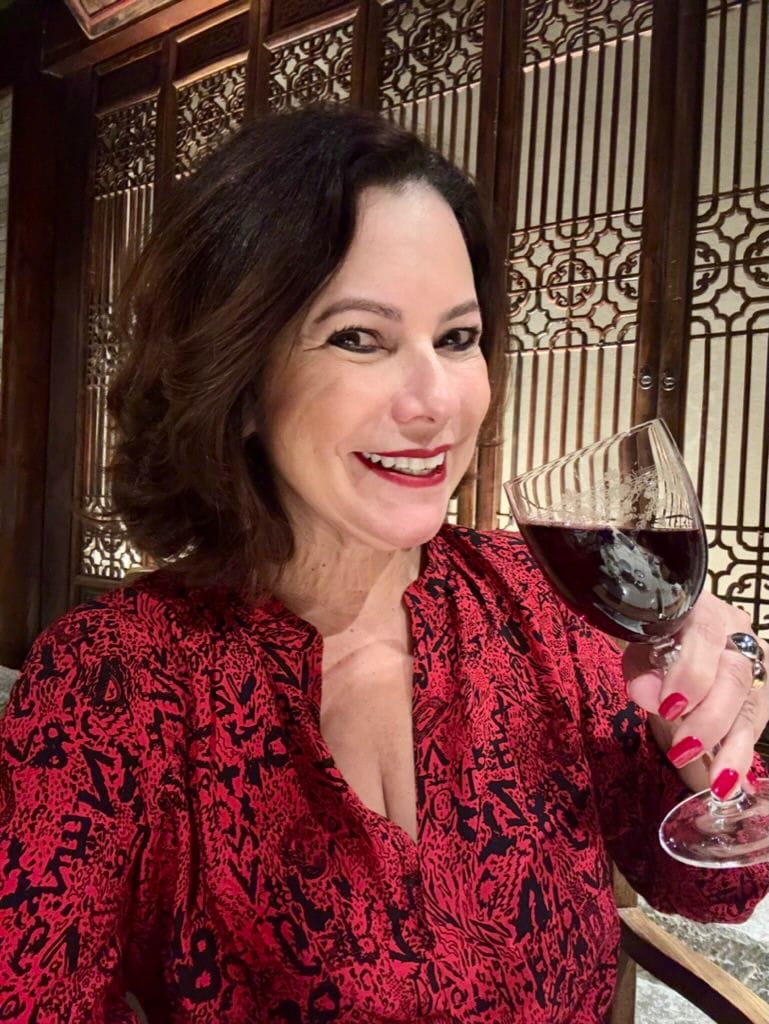 Renata Araújo no Restaurante cantonês do hotel