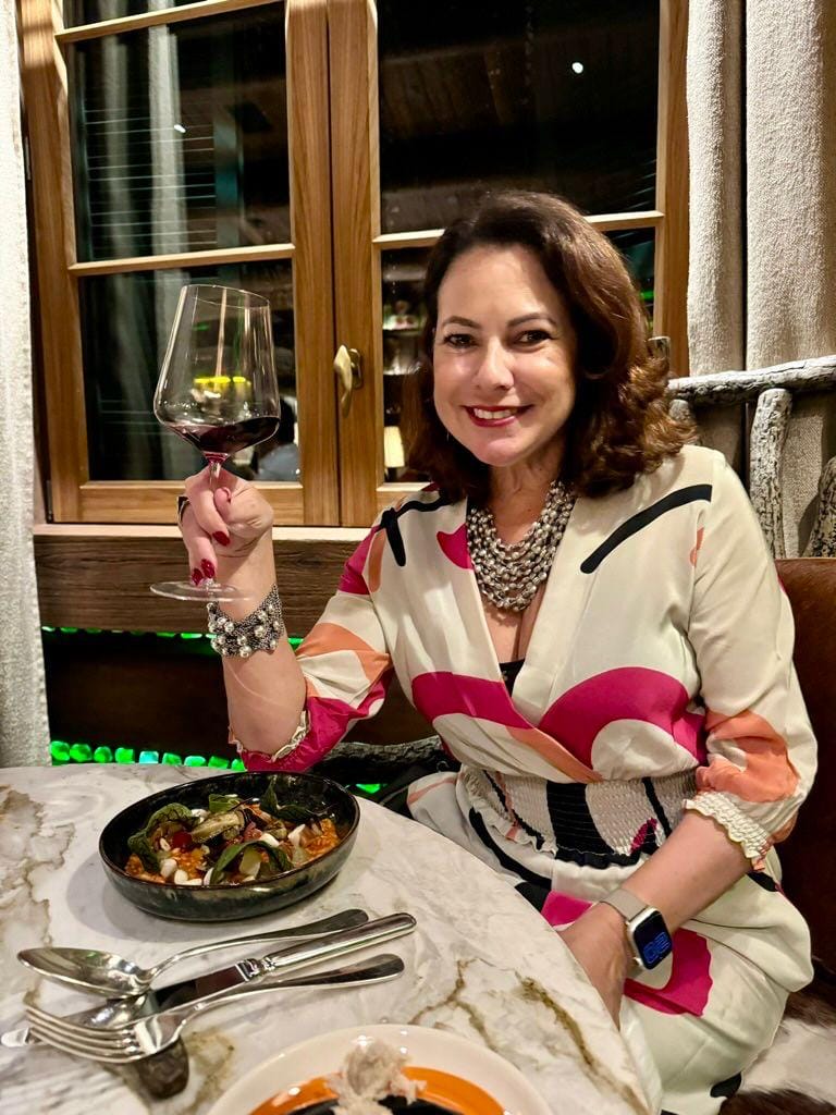 Renata Araújo no Taraz, restuarante do Rosewood SP