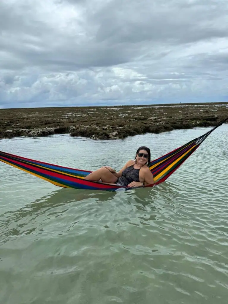 Renata Araújo na Praia de Milagres