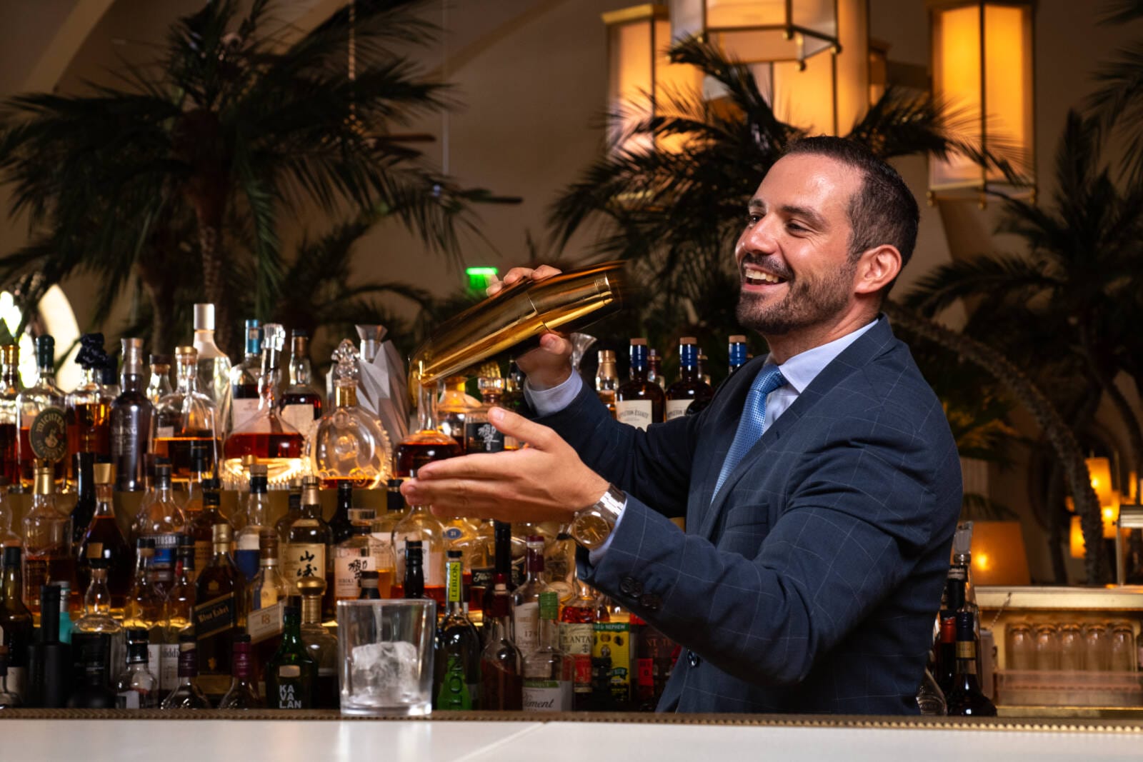 Exímia Bar, em São Paulo, recebe chef e diretor de bar do Four Seasons at The Surf Club Miami