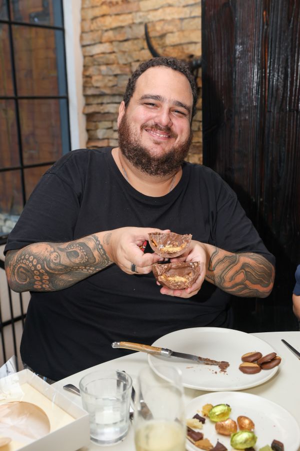 Rafael Cavalieri adorou o ovo de buscoito da fabiana D'Angelo