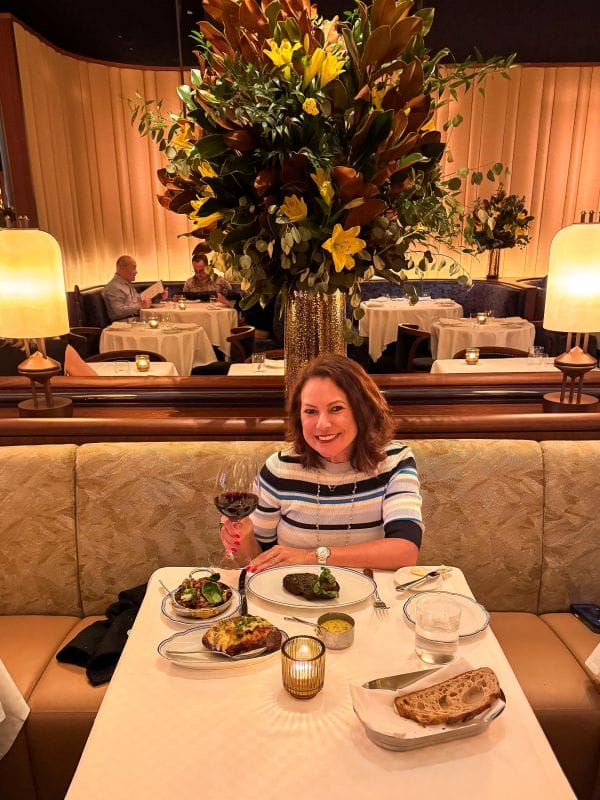 Renata Araújo na  nova steakhouse do chef Daniel Boulud, Nova York