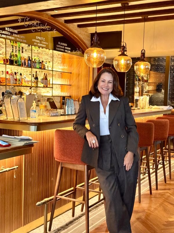 Renata Araújo no Restaurante italiano no Itaim
