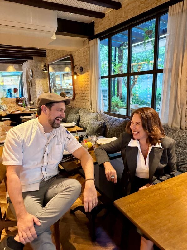 Renata Araújo com o chef Denis Orsi