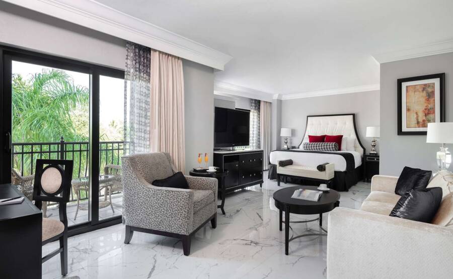 Club Level Suites, hotel em Naples