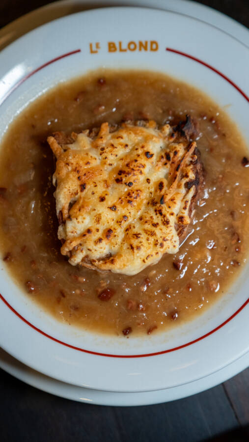 sopa de cebola le blond