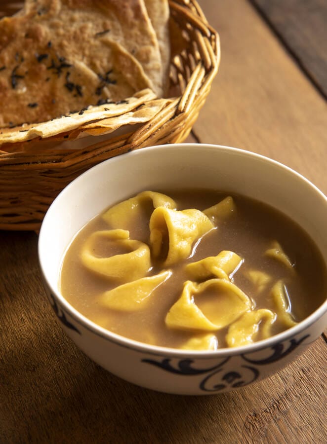 Cappelletti em brodo