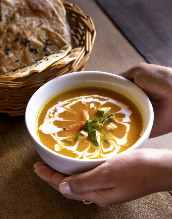 Sopa de Abóbora com curry vermelho