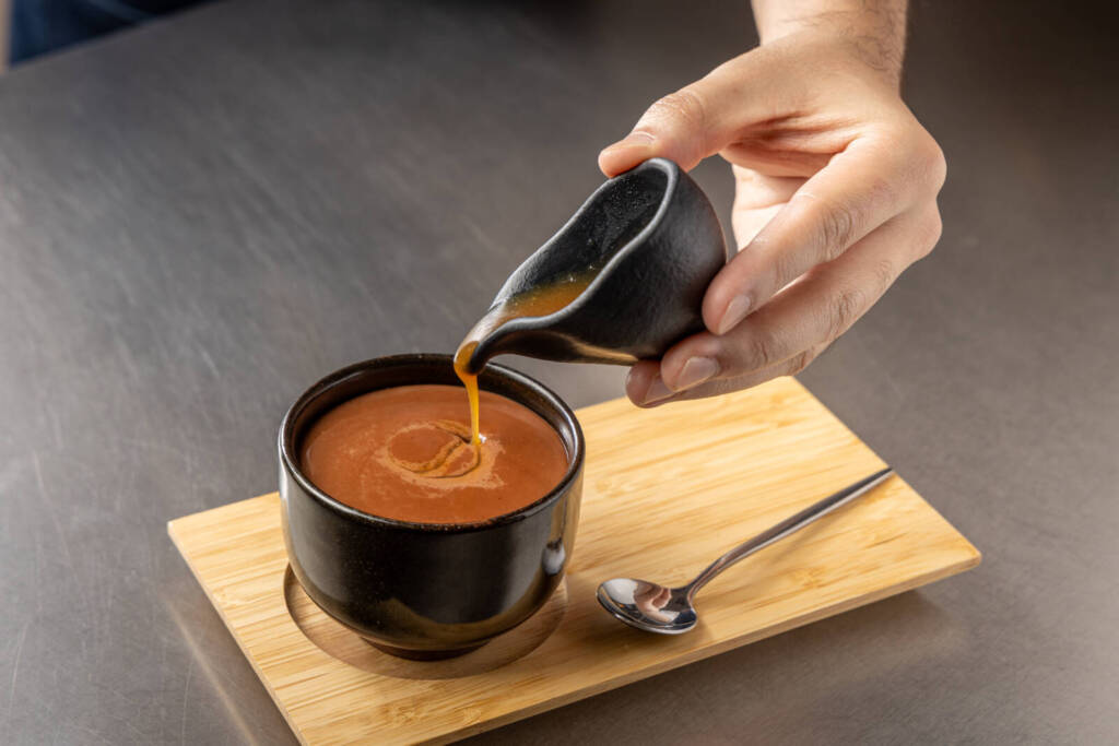 Chocolate quente no Aizome Café, em São Paulo
