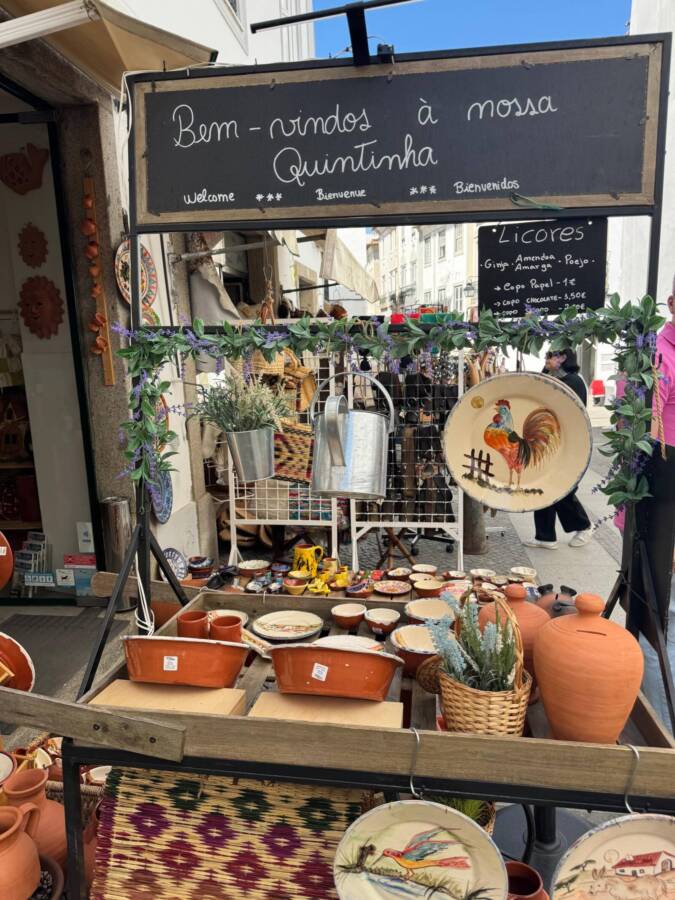 Várias vendas no centro de Évora em Portugal