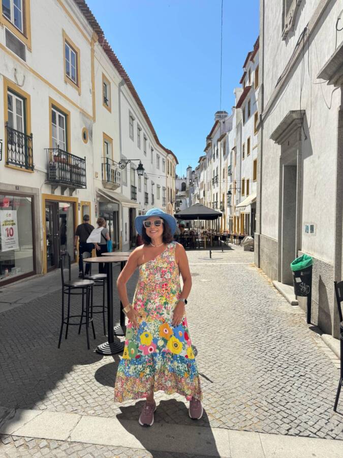 Renata Araújo no centro de Évora